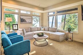 Luxe Coastal Haven w/ Bay Views & Hot Tub