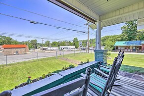 Cozy Damascus Cottage w/ Porch & Trail Access!