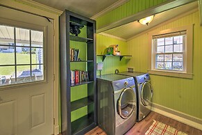 Cozy Damascus Cottage w/ Porch & Trail Access!