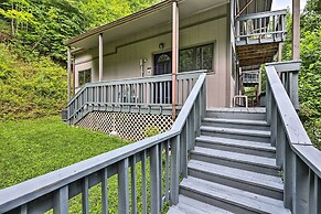 Idyllic Roan Mountain Cabin Across From Creek