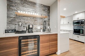 Luxury Keystone Cabin w/ Hot Tub, 1 Mi to Lifts!