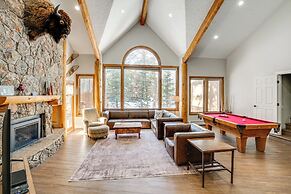 Luxury Keystone Cabin w/ Hot Tub, 1 Mi to Lifts!