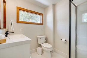 Luxury Keystone Cabin w/ Hot Tub, 1 Mi to Lifts!