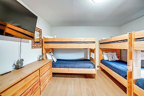 Luxury Keystone Cabin w/ Hot Tub, 1 Mi to Lifts!