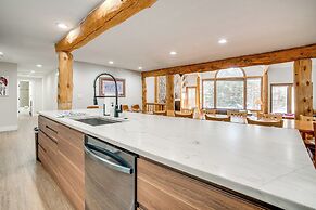 Luxury Keystone Cabin w/ Hot Tub, 1 Mi to Lifts!