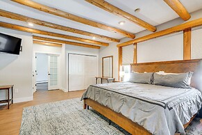 Luxury Keystone Cabin w/ Hot Tub, 1 Mi to Lifts!