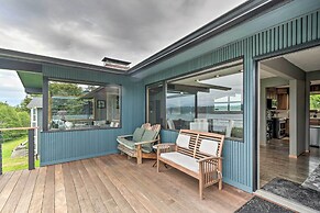 Bright & Airy Home w/ Sweeping View + Hot Tub