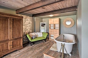 Bright & Airy Home w/ Sweeping View + Hot Tub