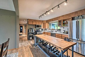 Bright & Airy Home w/ Sweeping View + Hot Tub