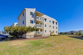 Emerald Isle Vacation Rental w/ Resort Pool!