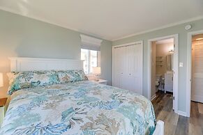 Emerald Isle Vacation Rental w/ Resort Pool!