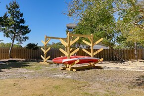 Emerald Isle Vacation Rental w/ Resort Pool!