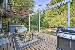 100-year-old Farmhouse w/ Hot Tub on 5 Acres!