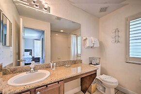 9 Mi to Disney: Sunny Resort Townhome w/ Patio!