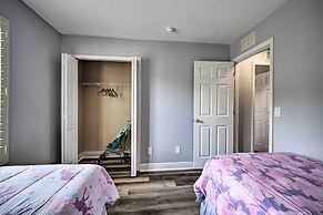 9 Mi to Disney: Sunny Resort Townhome w/ Patio!