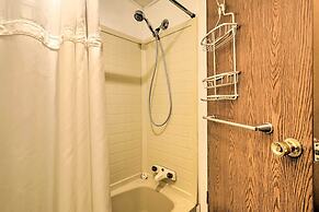 Quaint Chincoteague Island Hideaway w/ 2 Porches!