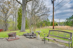 Country Escape: Log Cabin Near Kentucky Lake!