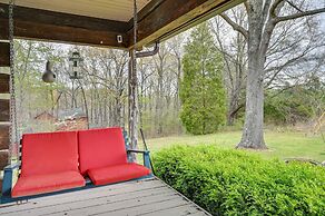 Country Escape: Log Cabin Near Kentucky Lake!