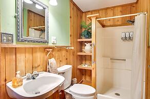 Country Escape: Log Cabin Near Kentucky Lake!