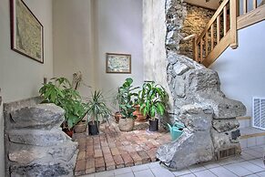 Historic Helena Retreat - Near Dtwn & Mt Helena!