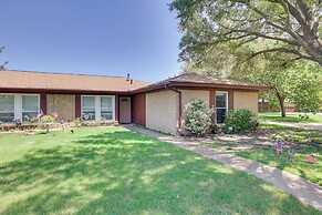 Family Home in Fort Worth: Pets Welcome!