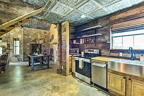Sunset Ranch w/ Pool & Hot Tub on 29 Acres!