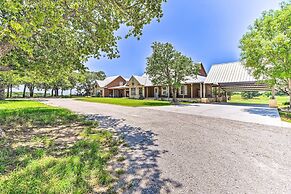 Sunset Ranch w/ Pool & Hot Tub on 29 Acres!