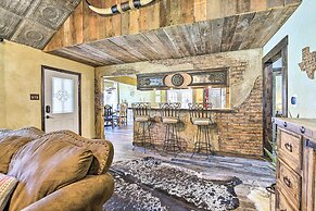 Sunset Ranch w/ Pool & Hot Tub on 29 Acres!
