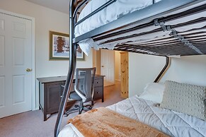 Charming Redmond Townhome w/ Resort Amenities