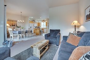 Charming Redmond Townhome w/ Resort Amenities