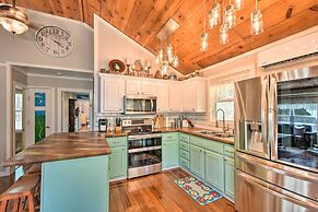 Private Pool, Hot Tub & Yard: Serene Murphy Home