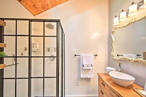 Private Pool, Hot Tub & Yard: Serene Murphy Home