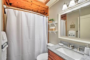 Private Pool, Hot Tub & Yard: Serene Murphy Home