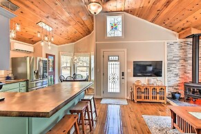 Private Pool, Hot Tub & Yard: Serene Murphy Home