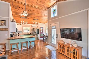 Private Pool, Hot Tub & Yard: Serene Murphy Home