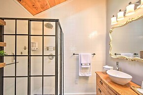 Private Pool, Hot Tub & Yard: Serene Murphy Home