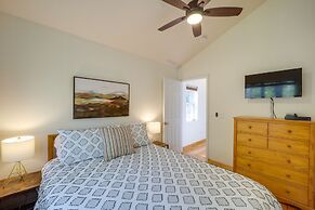 10 Mi to Sugar Mountain: Cozy Newland Cabin!