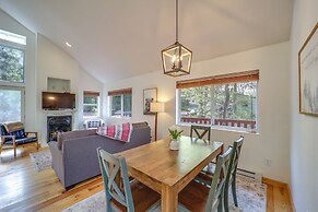 10 Mi to Sugar Mountain: Cozy Newland Cabin!