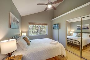 10 Mi to Sugar Mountain: Cozy Newland Cabin!