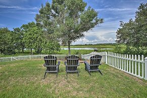 Sunny Brandon Getaway w/ Fire Pit!