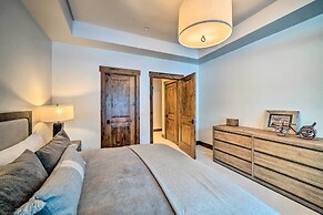 Custom Ski-in/out Chalet With Hot Tub & Wet Bars!