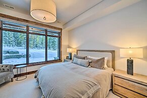 Custom Ski-in/out Chalet With Hot Tub & Wet Bars!