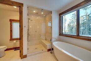 Custom Ski-in/out Chalet With Hot Tub & Wet Bars!