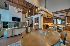 Custom Ski-in/out Chalet With Hot Tub & Wet Bars!