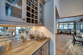 Custom Ski-in/out Chalet With Hot Tub & Wet Bars!
