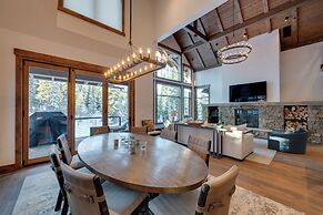 Custom Ski-in/out Chalet With Hot Tub & Wet Bars!