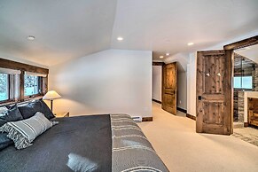 Custom Ski-in/out Chalet With Hot Tub & Wet Bars!