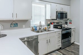 Updated Branson Condo w/ Indoor Pool Access!