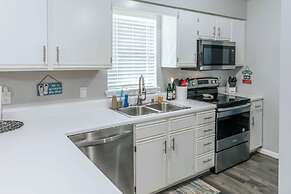 Updated Branson Condo w/ Indoor Pool Access!