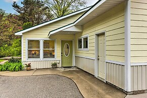 Charming Retreat Near Downtown Frankfort & Beaches